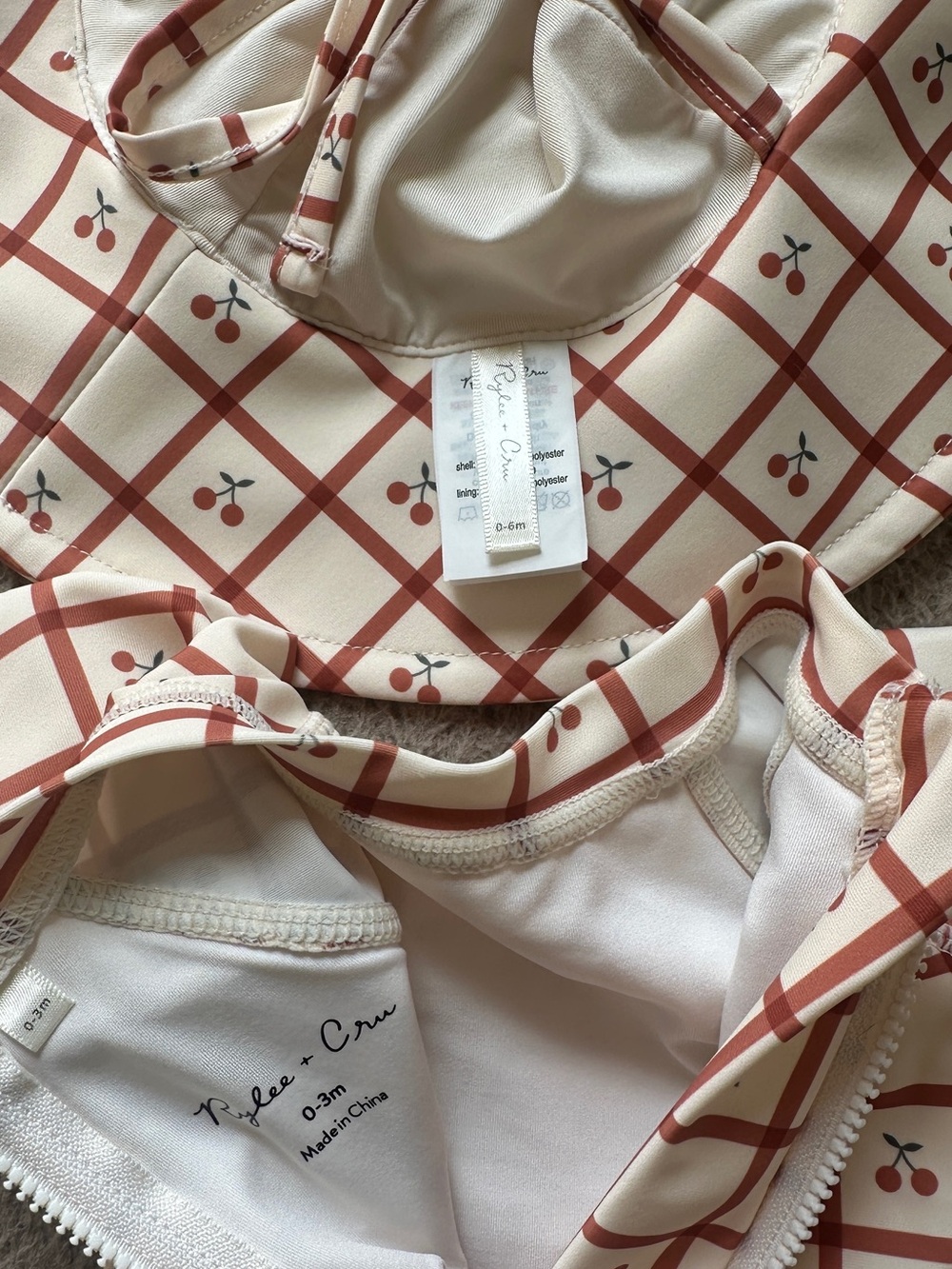 NWT Rylee & Cru Girls' Rash Guard Bathing Suit & Hat Set - Picture 3 of 5